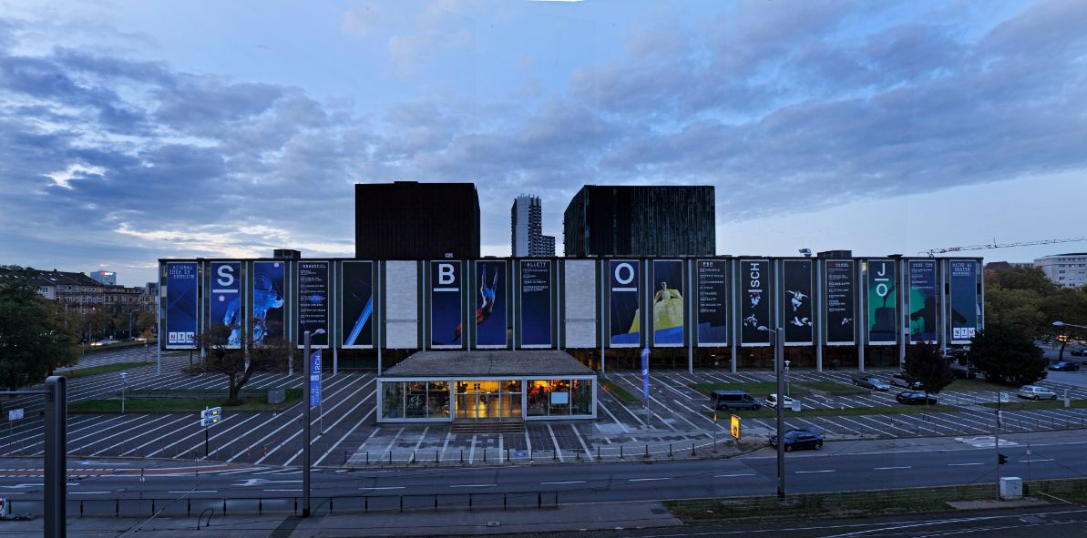 Mannheim, Nationaltheater Mannheim, Operettenpremiere: Die ganze Welt ist himmelblau, 22.11.2015