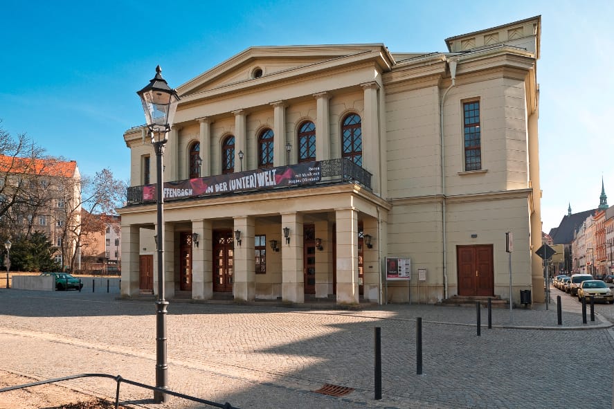 Görlitz, Theater Görlitz, PREMIERE: Orphée aux enfers, 21.11.2015