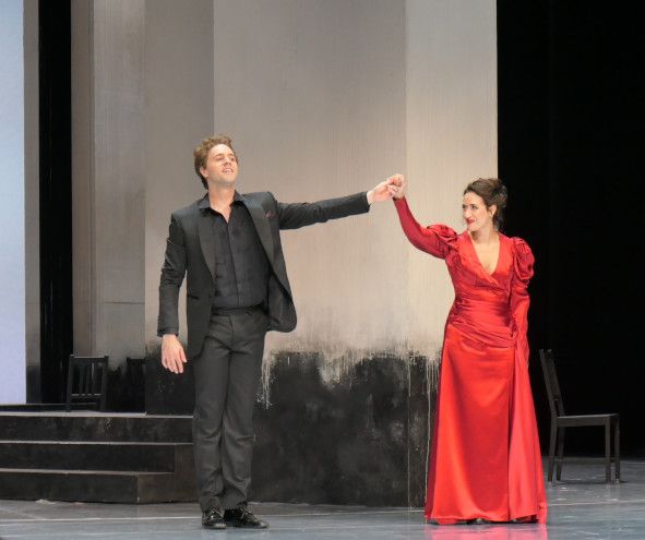 Theater Lübeck / Eugen Onegin hier Jacob Scharfman als Onegin, Evmorfia Metaxaki als Tatjana © Wolfgang Radtke