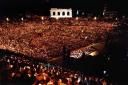 Arena di Verona / pubblico e candeline © Ennevi, Courtesy of Fondazione Arena di Verona