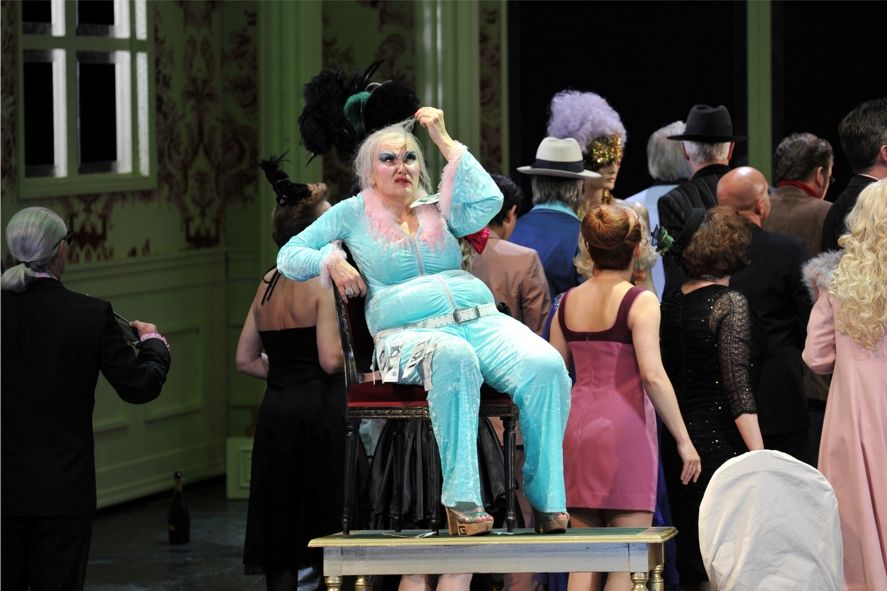 Deutsche Oper am Rhein / RAKES PROGRESS © Hans Joerg Michel