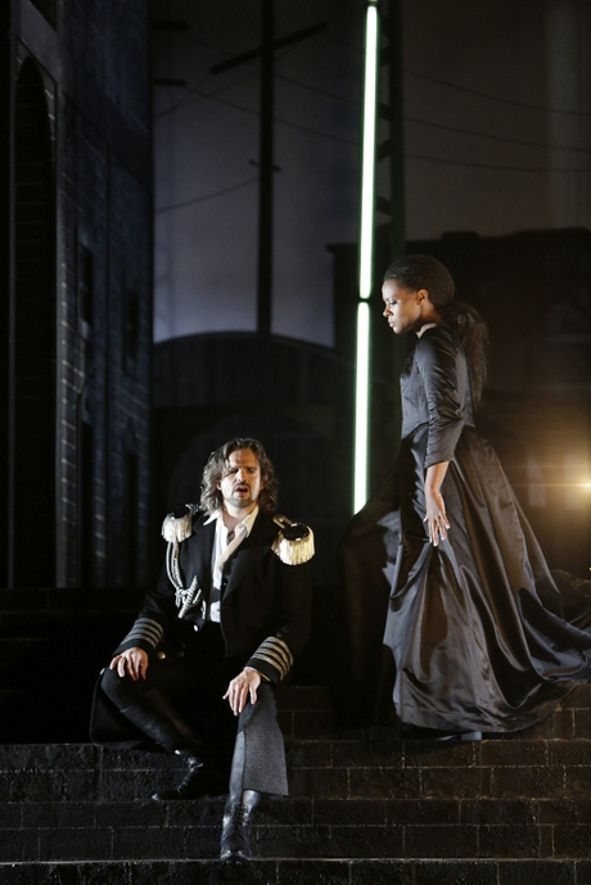 Oper Köln / La Forza del Destino - Alvaro (Ferrer) und Leonora (Adina Aaron) © Paul Leclaire