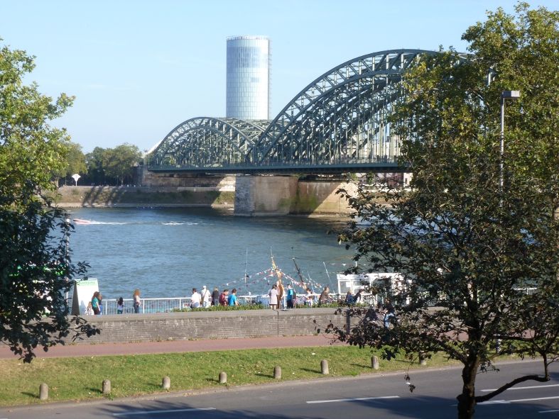 Oper am Dom, Blick auf den Rhein © IOCO