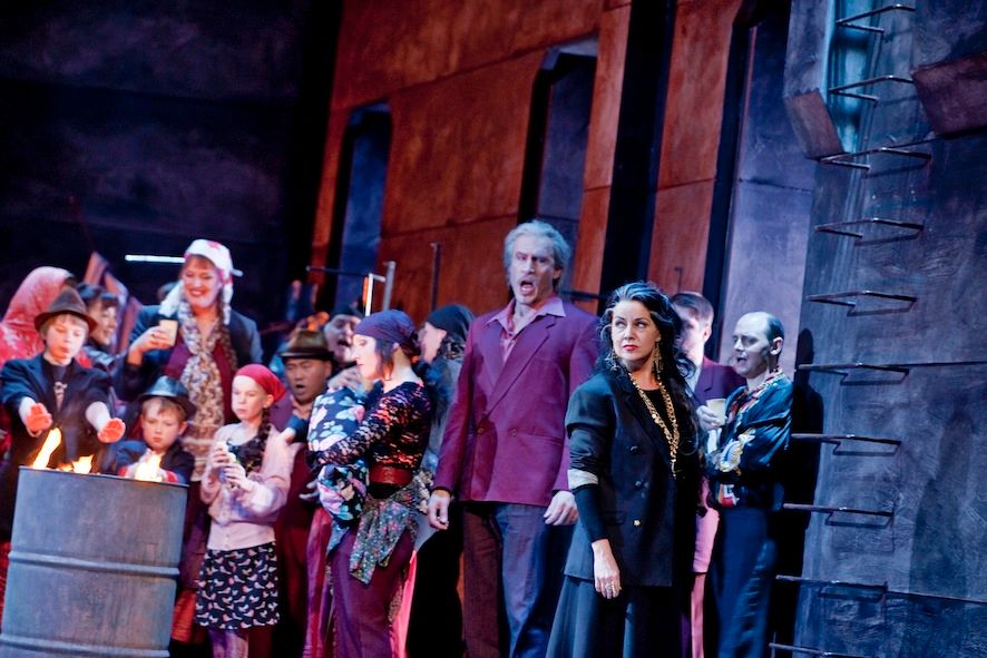 Theater Dortmund / Trovatore © Björn Hickmann / Stage Picture - Theater Dortmund Theater Dortmund / Trovatore © Björn Hickmann / Stage Picture - Theater Dortmund