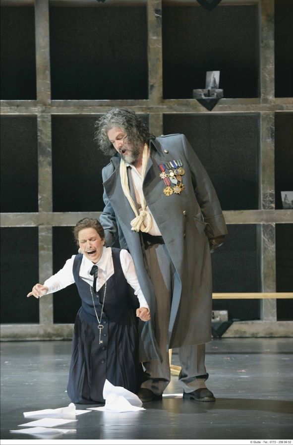 Theater Krefeld Mönchengladbach / Stiffelio © Matthias Stutte Theater Krefeld Mönchengladbach / Stiffelio © Matthias Stutte