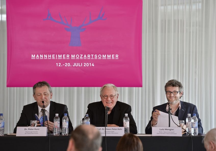 Nationaltheater Mannheim / v.l: Dr. Peter Kurz (Oberbürgermeister der Stadt Mannheim), Prof. Klaus-Peter Kehr (Opernintendant NTM), Lutz Wengler (Operndirektor NTM) © Christian Kleiner