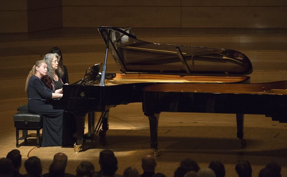 Klavierfestival Ruhr 2014 / Im vierhändigen Zusammenspiel: Lilya Zilberstein und Martha Argerich © KFR/Peter Wieler