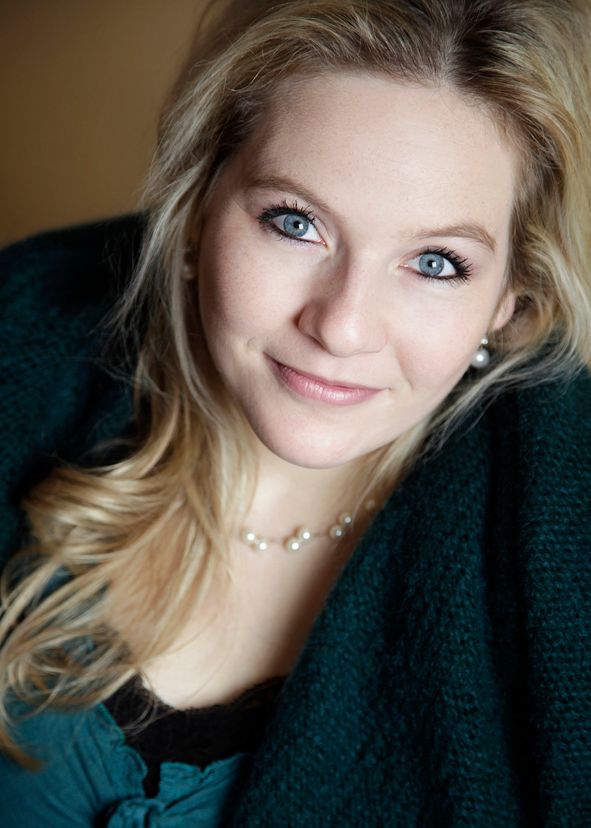 Oper Stuttgart / Porträtfoto von Mandy Fredrich © Agentur Hilbert Oper Stuttgart / Porträtfoto von Mandy Fredrich © Agentur Hilbert