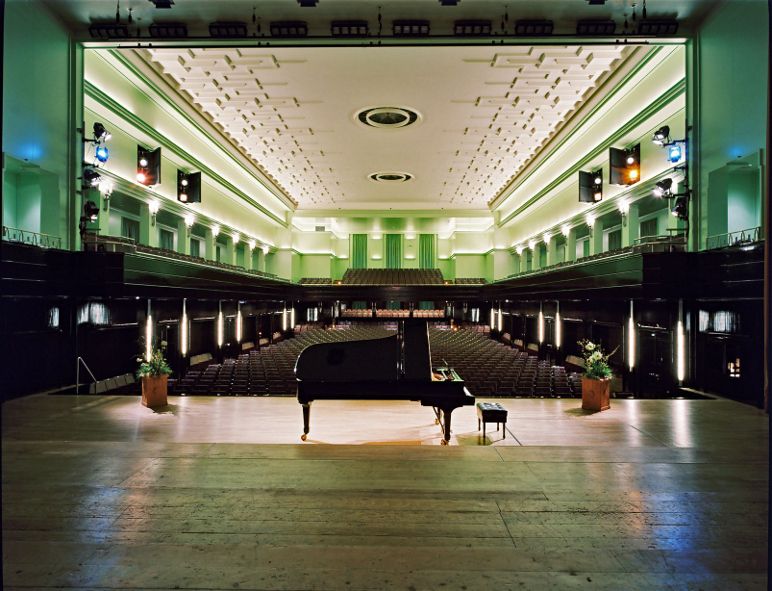 Die Glocke Bremen / Blick von der Buehne © Mark Bollhorst