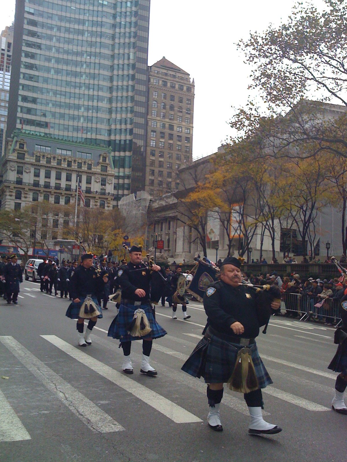 New York / Veterans Day Parade, Schotten treten © IOCO