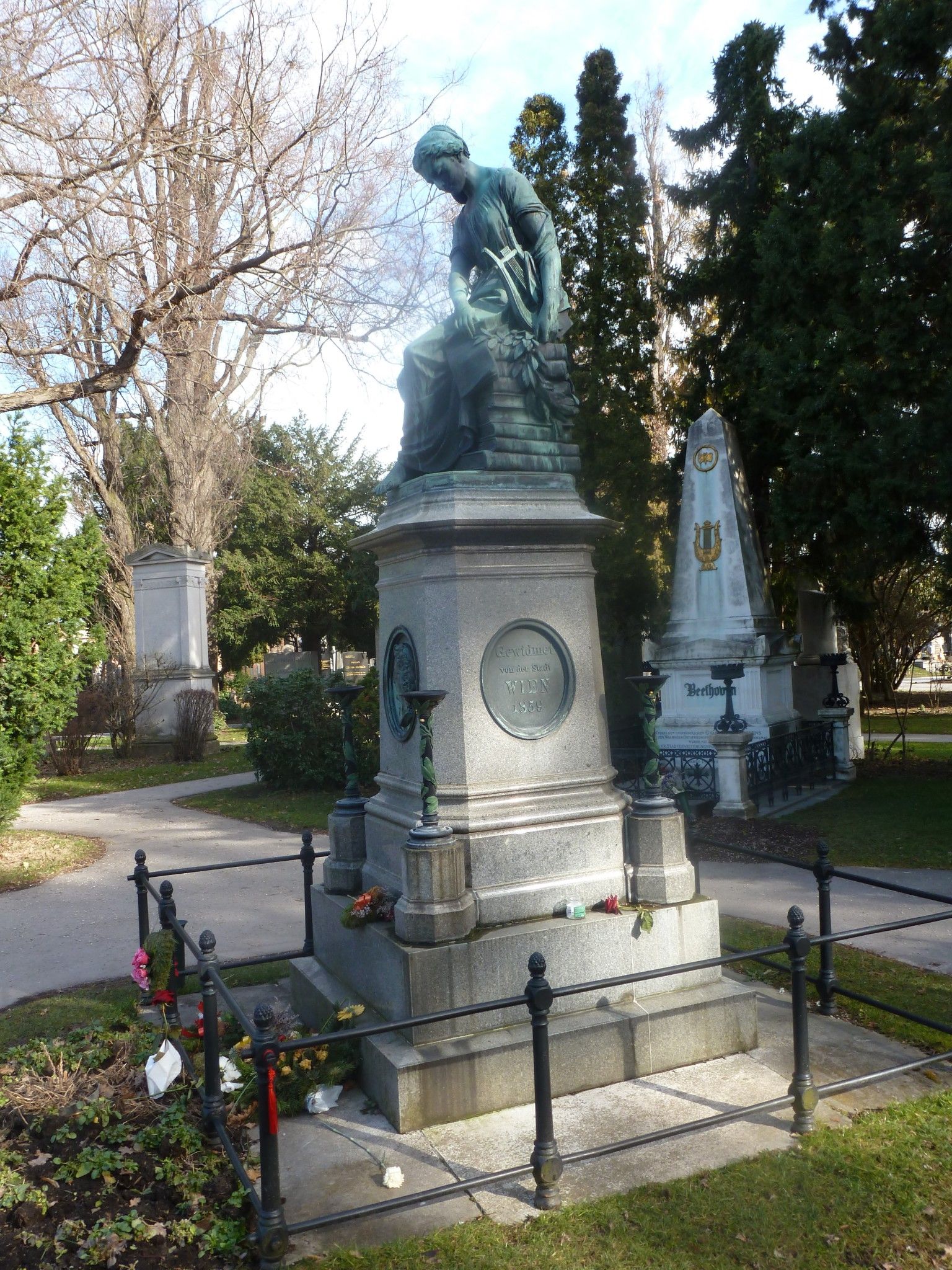 Zentalfriedho Wien / Denkmal Wolfgang Amadeus Mozart © IOCO