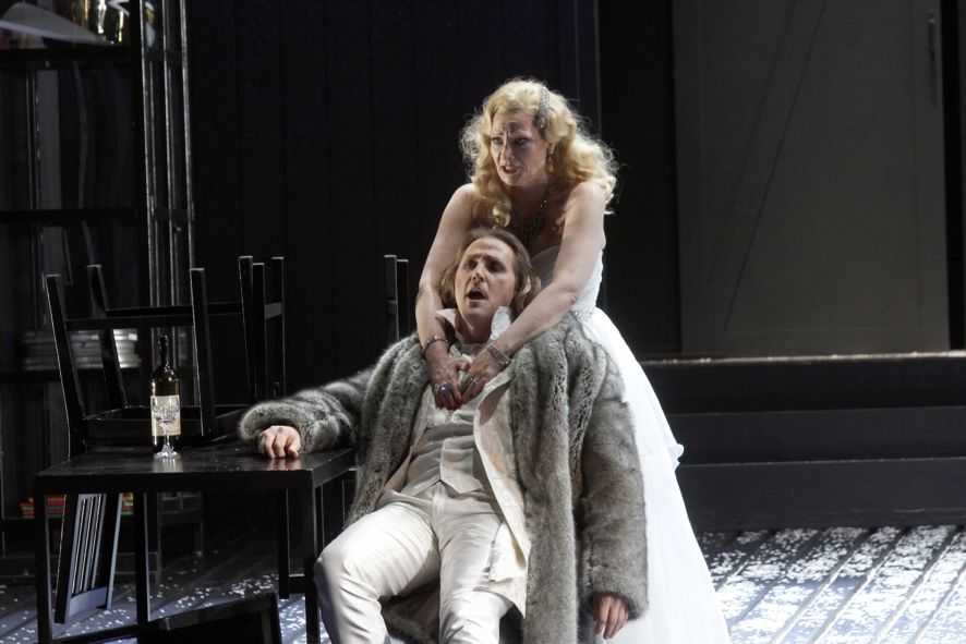Theater Hagen / Richard Furman (Anatol), Katrina Sheppeard (Vanessa) 1752: Ilkka Vihavainen (Doktor), Richard Furman (Anatol), Katrina Sheppeard (Vanessa) © Klaus Lefebvre Theater Hagen / Richard Furman (Anatol), Katrina Sheppeard (Vanessa) 1752: Ilkka Vihavainen (Doktor), Richard Furman (Anatol), Katrina Sheppeard (Vanessa) © Klaus Lefebvre