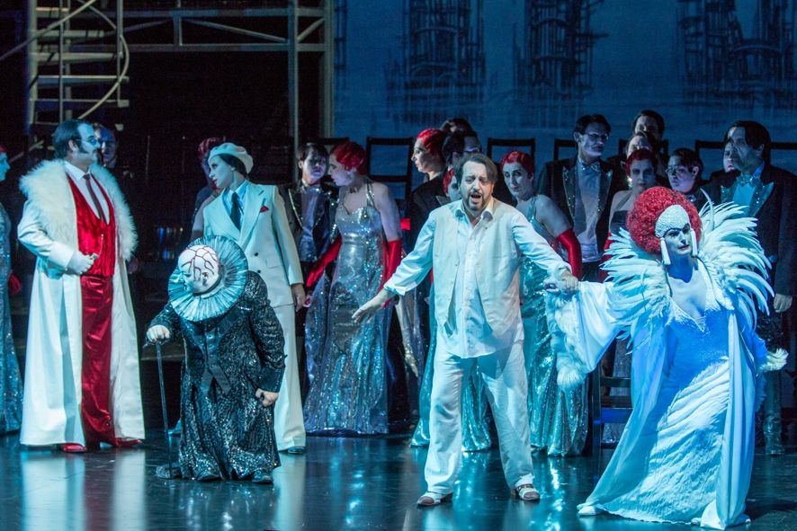 Theater Münster / HÄNSEL UND GRETEL- Gregor Dalal, Boris Leisenheimer, Lisa Wedekind, Adrian Xhema, Sara Rossi Daldoss, Opernchor, Extrachor © Oliver Berg, Theater Münster Theater Münster / HÄNSEL UND GRETEL- Gregor Dalal, Boris Leisenheimer, Lisa Wedekind, Adrian Xhema, Sara Rossi Daldoss, Opernchor, Extrachor © Oliver Berg, Theater Münster
