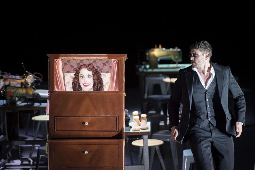 Komische Oper Berlin / Les Contes d’Hoffmann © Monika Rittershaus 