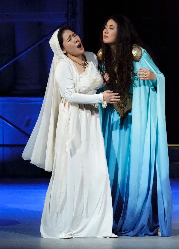 Passau / Landestheater Aida und Amneris © Peter Litvai