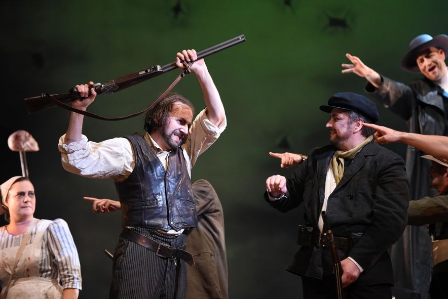 Theater und Philharmonie Thüringen / DER FREISCHÜTZ Oper - Landestheater Altenburg Hans-Georg Priese (Max) Damen und Herren des Opernchores © Theater und Philharmonie Thüringen Theater und Philharmonie Thüringen / DER FREISCHÜTZ Oper - Landestheater Altenburg Hans-Georg Priese (Max) Damen und Herren des Opernchores © Theater und Philharmonie Thüringen