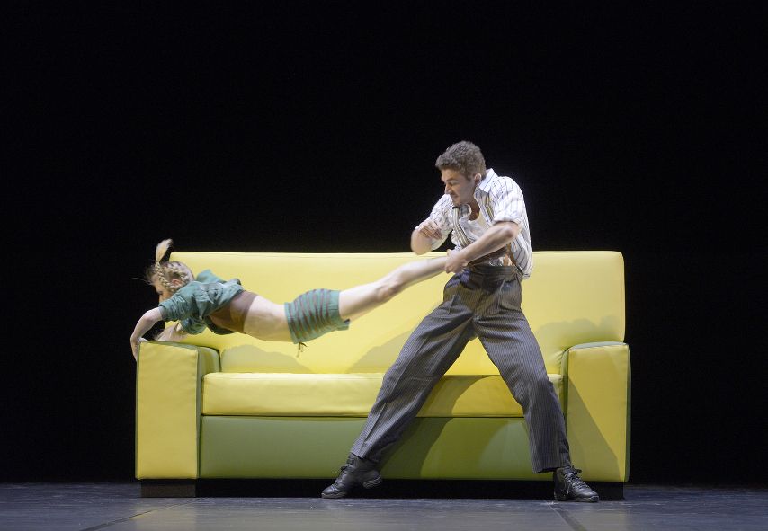 Osnabrück / Debora Di Giovanni und Andrei Morariu in „The Sofa“ © Bettina Stöß 