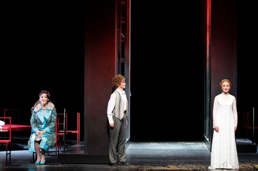 Hagen / Theater Hagen - Rosenkavalier - Marschallin - Octavian - Sophie © Klaus Lefebvre