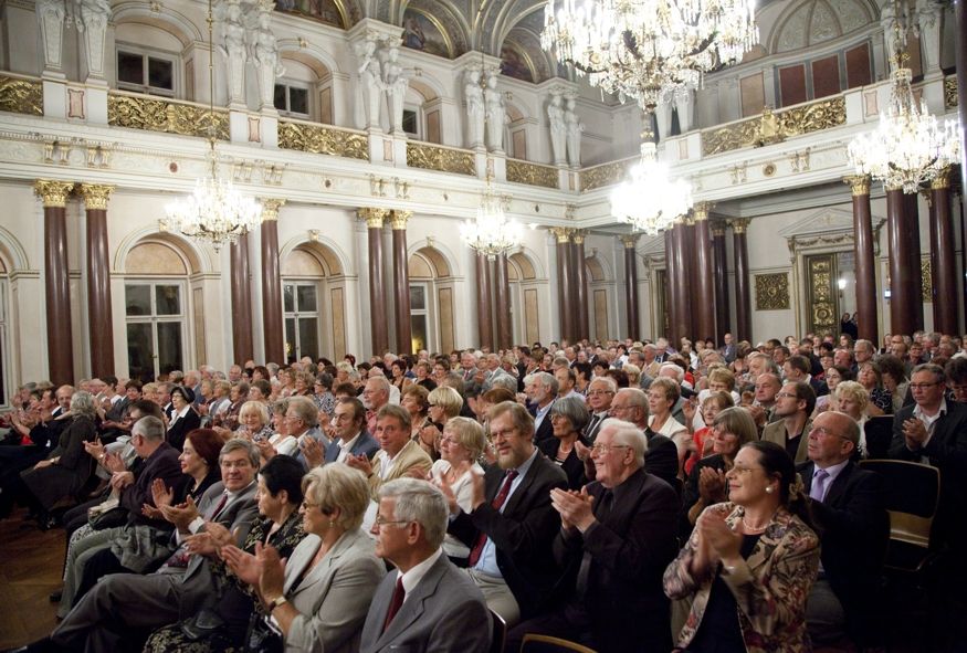 Theater und Philharmonie Thüringen / Ein Blick ins Publikum bei einem der vorangegangenen Schlosskonzerte © Stephan Walzl