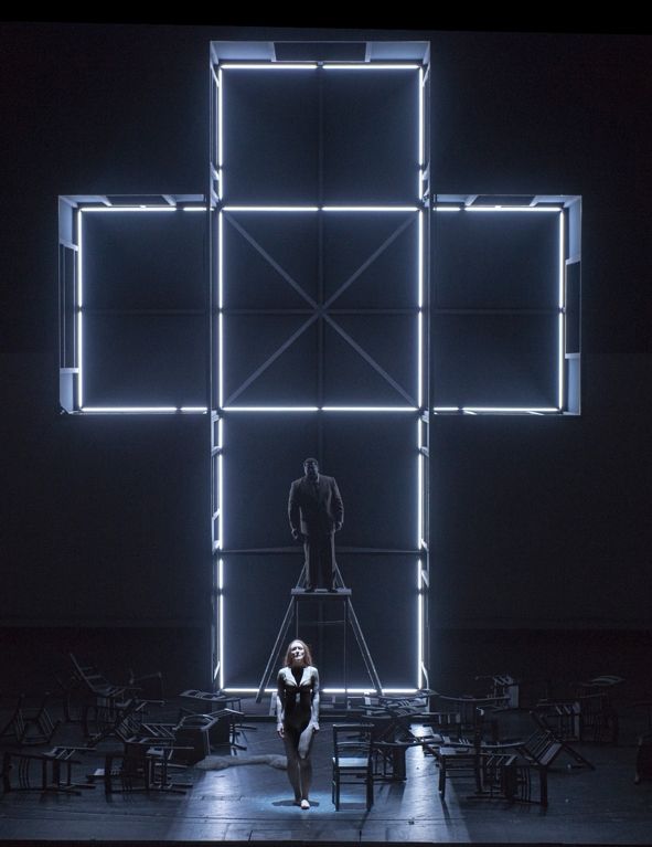 Oper Frankfurt / Stiffelio © Monika Rittershaus Oper Frankfurt / Stiffelio © Monika Rittershaus