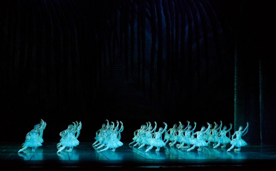 Bayerische Staatsoper / Bayerisches Staatsballett - La Bayadere - Schattenakt © Charles Tandy