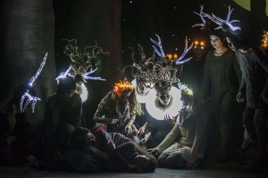 Hessisches Staatstheater Wiesbaden / Hänsel und Gretel - Franziska Gottwald, Stella An, Jugendchor des Hessischen Staatstheater Wiesbaden © Sven Helge Czichy