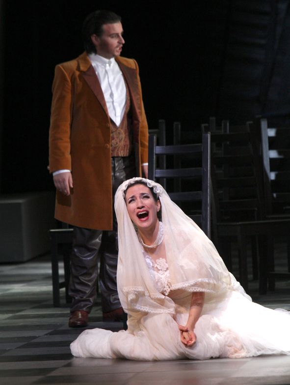 Theater Hagen / Lucia di Lammermoor - Edgardo und Lucia © Klaus Lefebvre