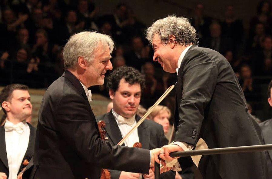 Elbphilharmonie Hamburg / Gratulation für Semyon Bychkov und Wiener Philharmoniker © Patrik Klein