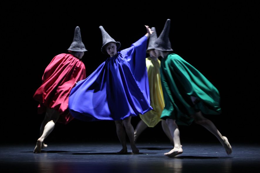 Theater Osnabrück / Totentanz I - Katherine Nakui, Marine Sanchez Egasse, Rosa Wijsman und Cristina Commisso © Jörg Landsberg