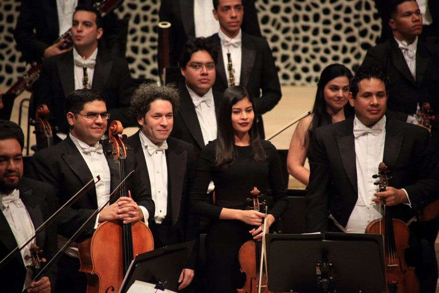 Elbphilharmonie Hamburg / Orquesta Sinfonica Simon Bolivar de Venezuela mit Gustavo Dudamel © Patrik Klein Elbphilharmonie Hamburg / Orquesta Sinfonica Simon Bolivar de Venezuela mit Gustavo Dudamel © Patrik Klein
