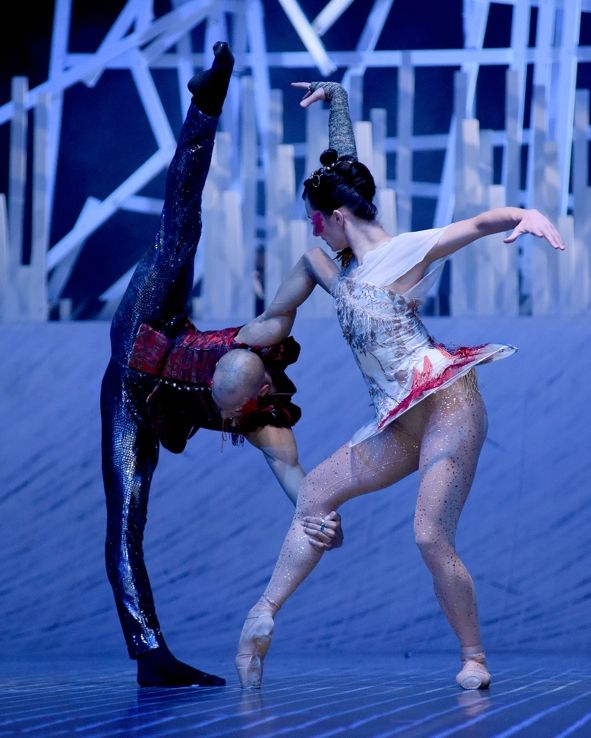 Staatstheater Darmstadt / Ein Sommernachtstraum - Ramon John, Ludmila Komkova © Regina Brocke