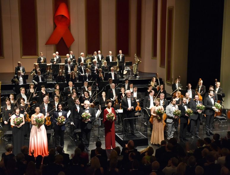 Deutsche Oper am Rhein / 8. Aidsgala in Düsseldorf - Michèle Losier, Golda Schultz, Joel Prieto, Giacomo Prestia, Valentina Naforni?a, Philippe Auguin (Musikalische Leitung), Jane Archibald, Abdellah Lasri, Boris Pinkhasovich, Holger Wemhoff (Moderation), Martin Piskorski, Düsseldorfer Symphoniker© Paul Esser