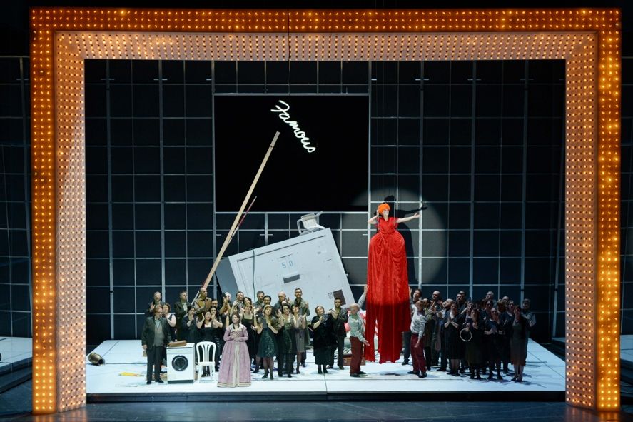 Oper Frankfurt / THE RAKE'S PROGRESS © Barbara Aumueller