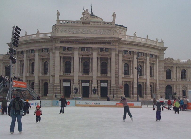 Wien / Burgtheater im Winter © IOCO