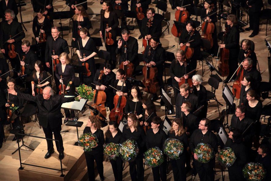 Elbphilharmonie Hamburg / Eliahu Inbal und Solisten © Patrik Klein