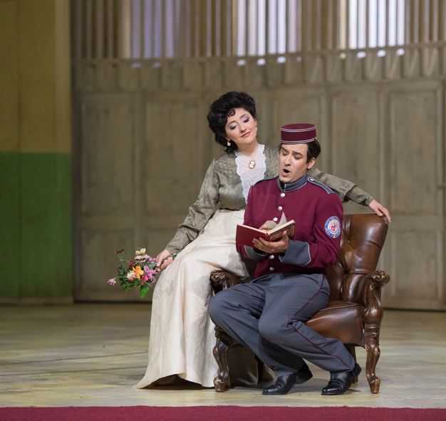 Aalto Musiktheater / Der Liebestrank - Elbenita Kajtazi als Adina und Dmitry Ivanchey als Nemorino © Saad Hamza Aalto Musiktheater / Der Liebestrank - Elbenita Kajtazi als Adina und Dmitry Ivanchey als Nemorino © Saad Hamza