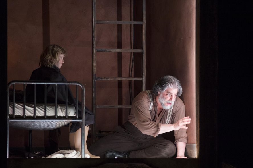 Theater Bonn / PETER GRIMES - José Cura © Thilo Beu Theater Bonn / PETER GRIMES - José Cura © Thilo Beu