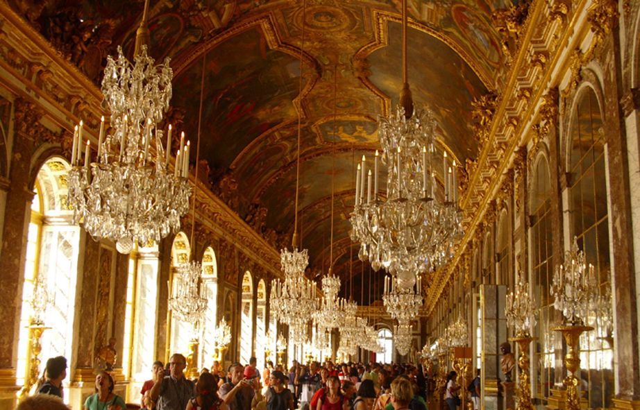 Paris / Der Spiegelsaal von Versailles - Pracht des Barock © IOCO