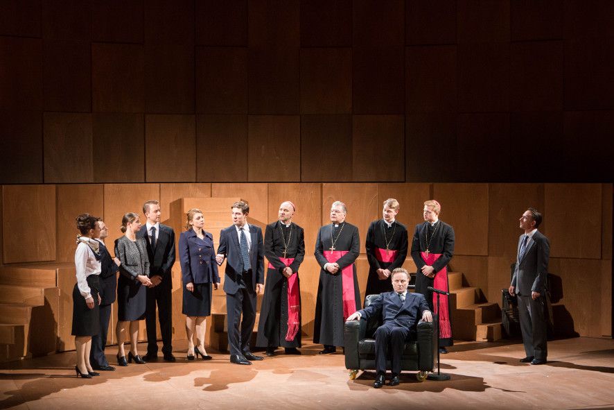 Theater Muenster / La Revolution - Noch glauben die konservativen Kraefte, sie schaffen das schon © Oliver Berg Theater Muenster / La Revolution - Noch glauben die konservativen Kraefte, sie schaffen das schon © Oliver Berg