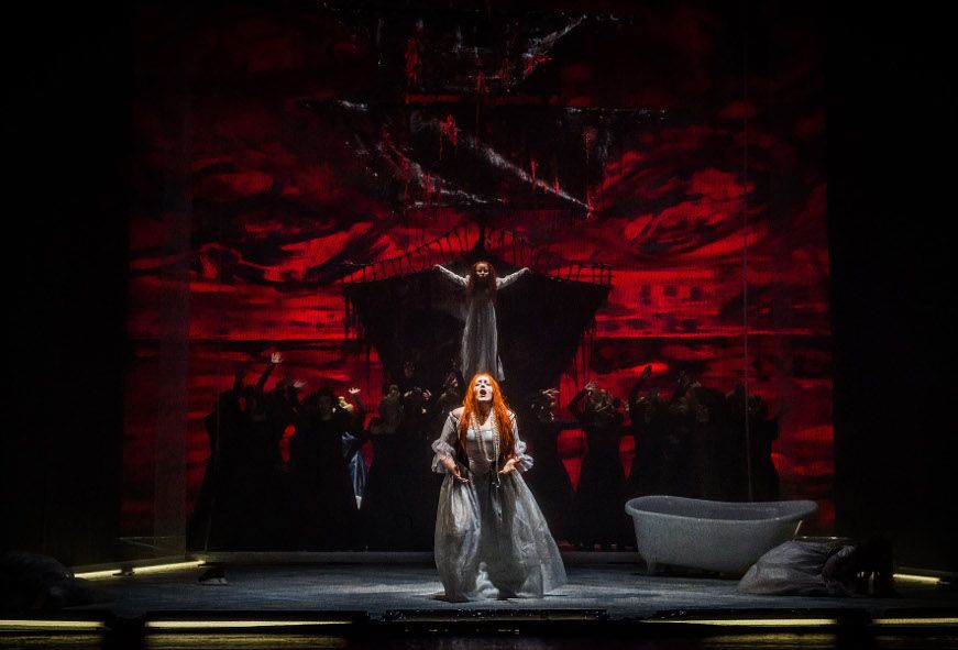 Theater Lübeck / Der fliegende Holländer - Die Ballade der Senta - Chor der Spinnerinnen © Olaf Malzahn