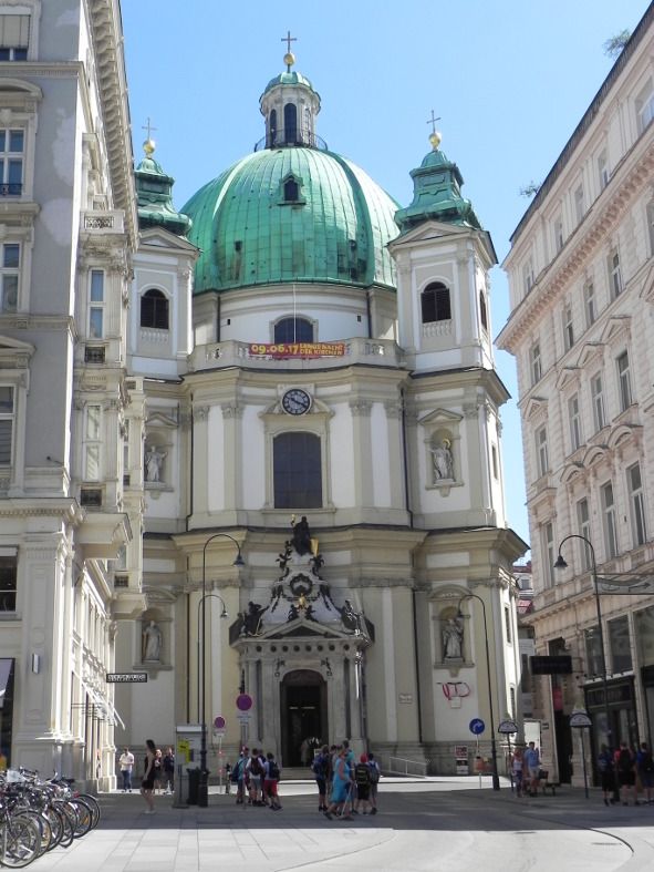  Peterskirche im 1. Bezirk von Wien © IOCO