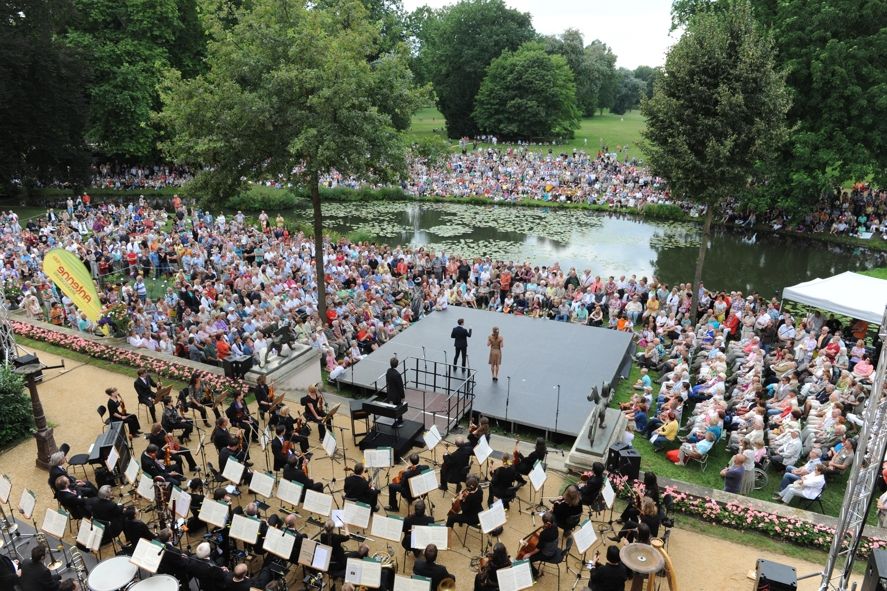 Staatstheater Cottbus / Impression vom Konzertfinale bei „Theater und Musik in Pücklers Park“ © Marlies Kross