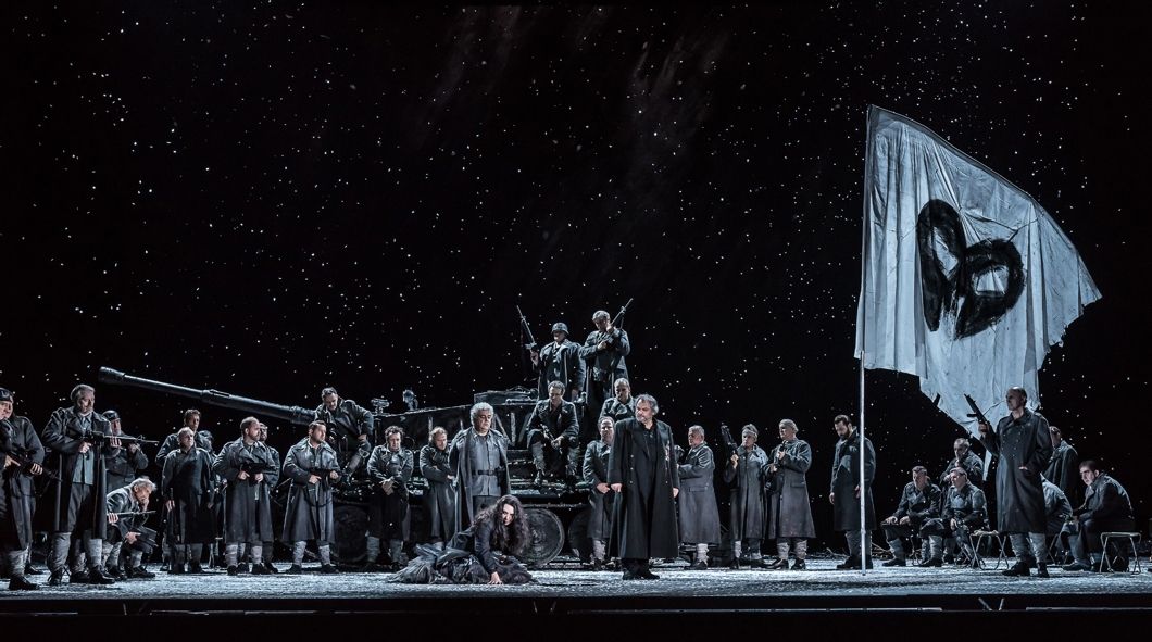 Oper Frankfurt / Il Trovatore © Royal Opera House Covent Garden London / Clive Barda