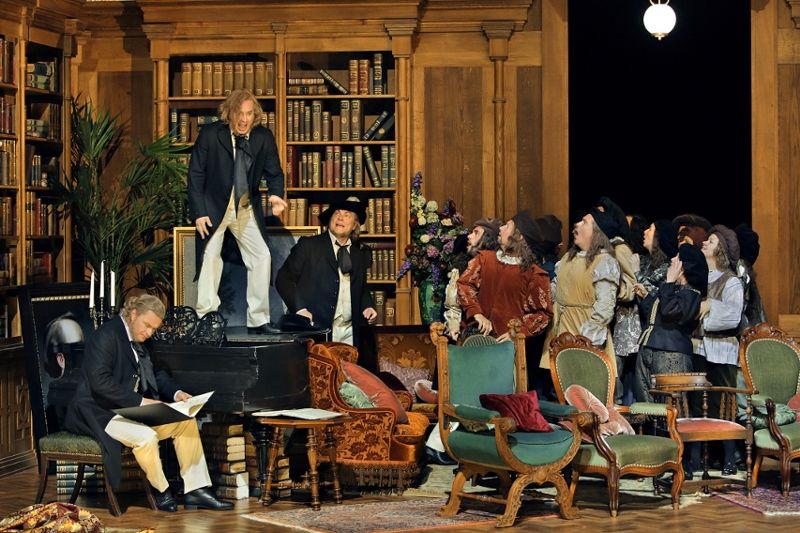 Bayreuther Festspiele / Die Meistersinger von Nürnberg - Musikalische Leitung Philippe Jordan, Inszenierung Barrie Kosky, Bühne Rebecca Riest, Kostüme Klaus Bruns, - hier Daniel Behle als David und die Meistersinger © Bayreuther Festspiele / Enrico Nawrath