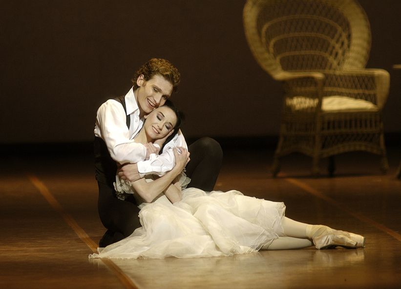 Theater Dortmund / Lucia Lacarra und-Marlon Dino in John Neumeiers Kameliendame © Charles Tandy Theater Dortmund / Lucia Lacarra und-Marlon Dino in John Neumeiers Kameliendame © Charles Tandy