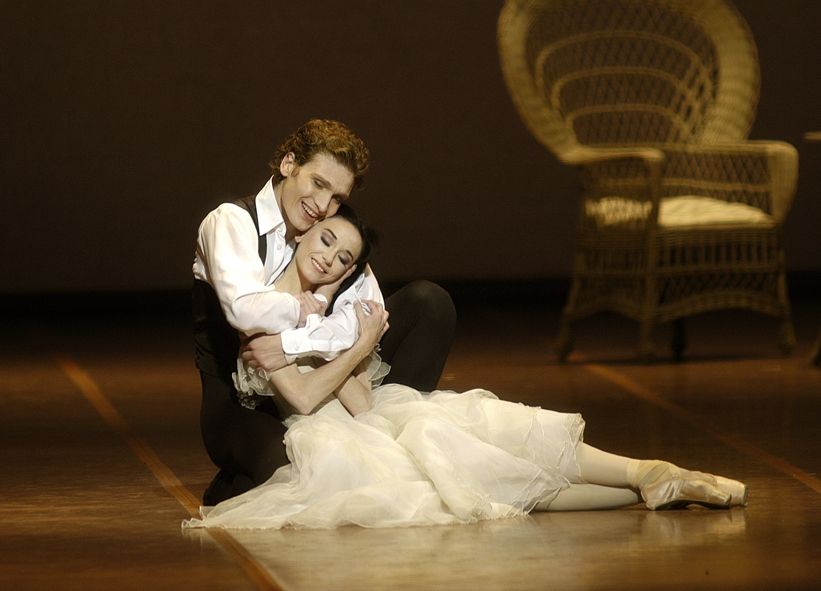 Theater Dortmund / Lucia Lacarra und-Marlon Dino in John Neumeiers Kameliendame © Charles Tandy