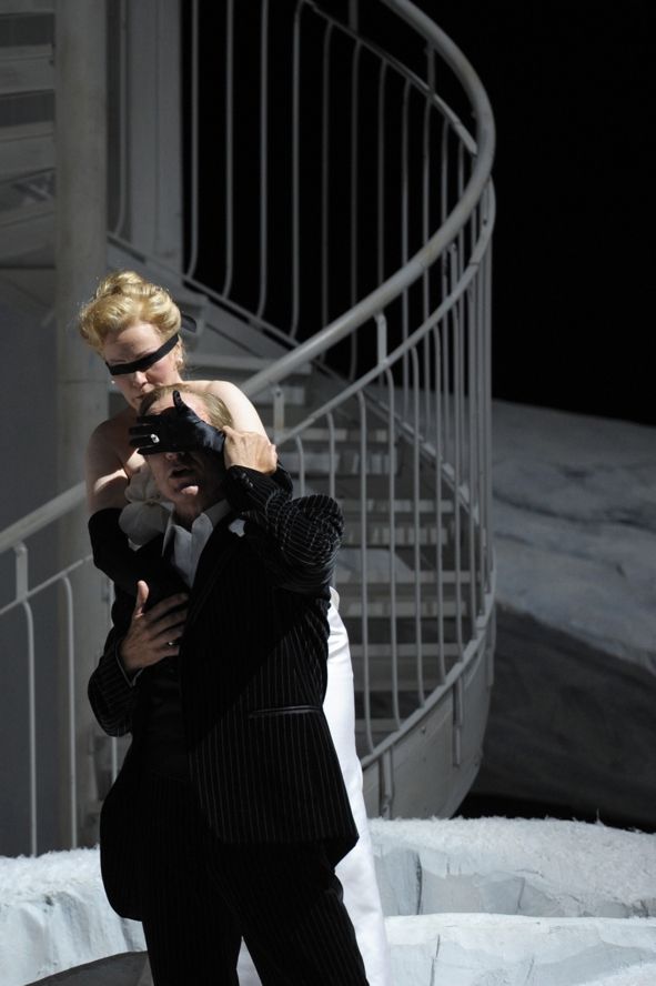 Oper Frankfurt / VANESSA - Vanessa und Anatol © Barbara Aumüller Oper Frankfurt / VANESSA - Vanessa und Anatol © Barbara Aumüller