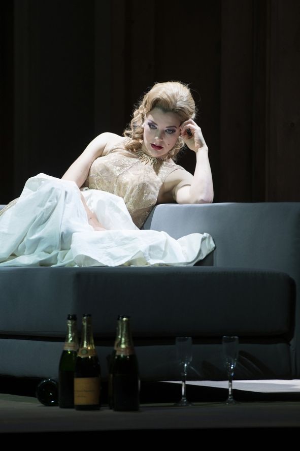 Oper Dortmund / La Traviata - Eleonore Marguerre © Thomas Jauk