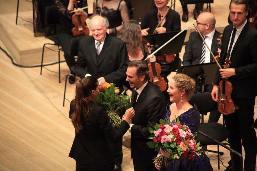  Elbphilharmonie Hamburg / Solisten vlnr Michaela Kaune, Wilhelm Schwinghammer, Marek Janowski, Konzertmeister Konradin Seitzer © Patrik Klein