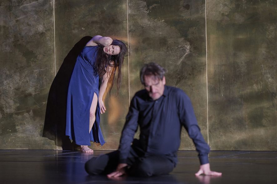  Staatsoper Hannover / Salome - hier: Annemarie Kremer als Salome und Brian Davis als Jochanaan © Thomas M. Jauk